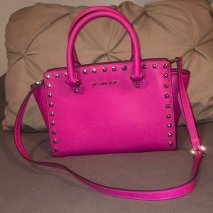 EUC Michael Kors leather bag w/silver hardware